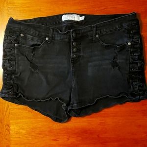 Torrid size 18 shorts.
